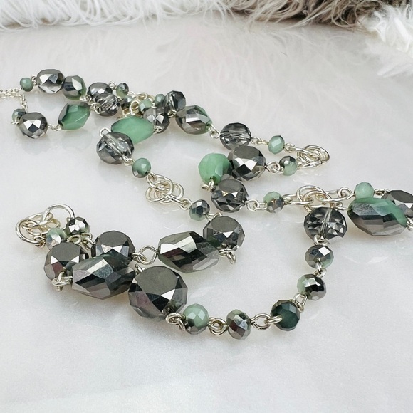 Beautiful weighted, silvertone, colored reflective, bead costume, long necklace - Picture 6 of 9